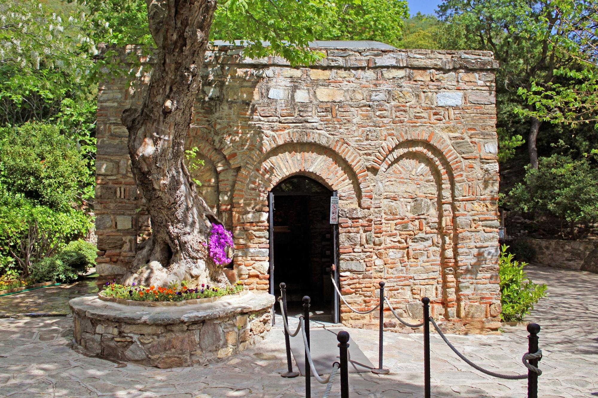 Ancient Ephesus tour with Virgin Mary House visit and lunch