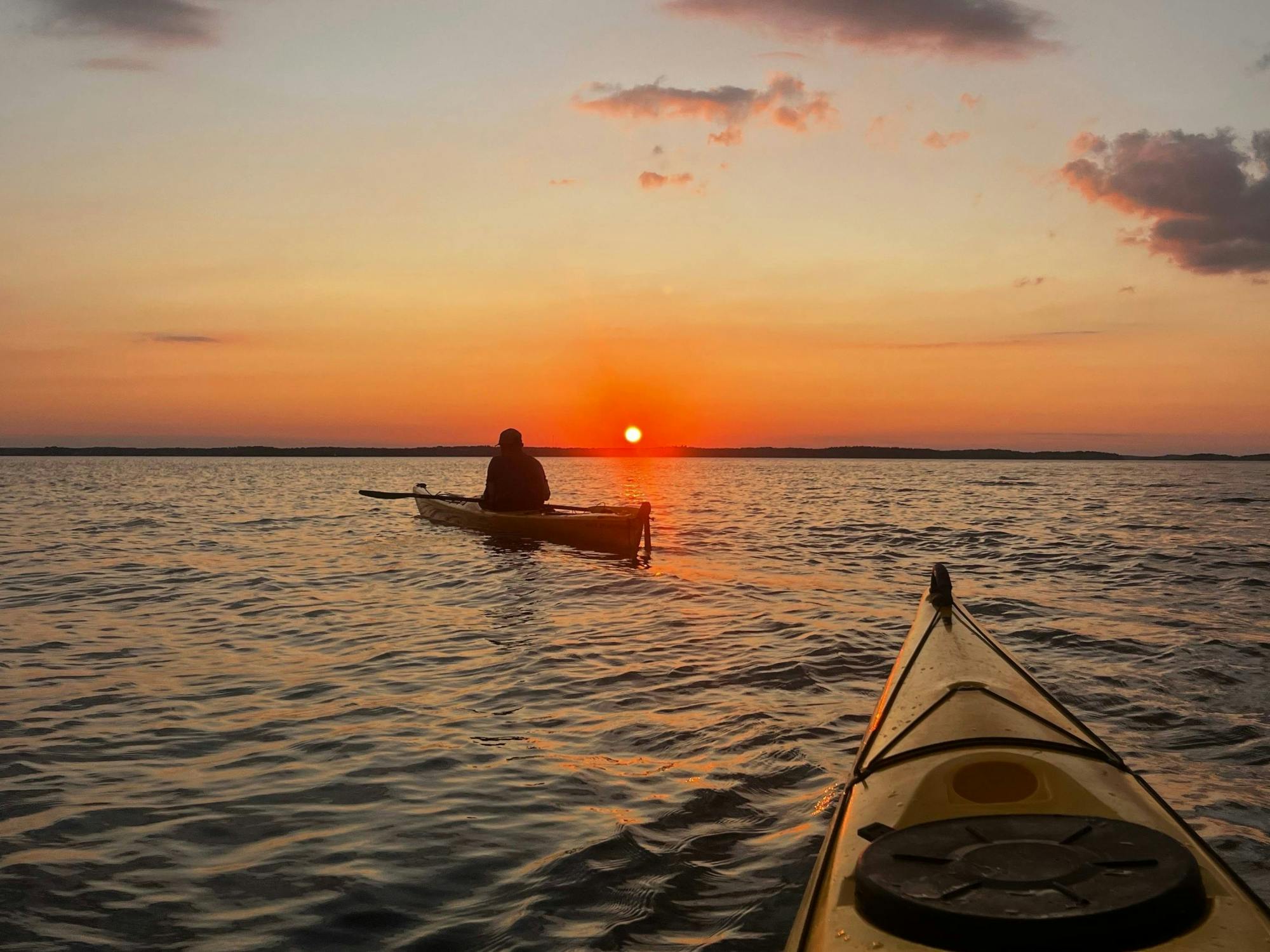 Kayak_Tour_Stockholm_Archipelago_Sunset_9_jrdmxn.jpg