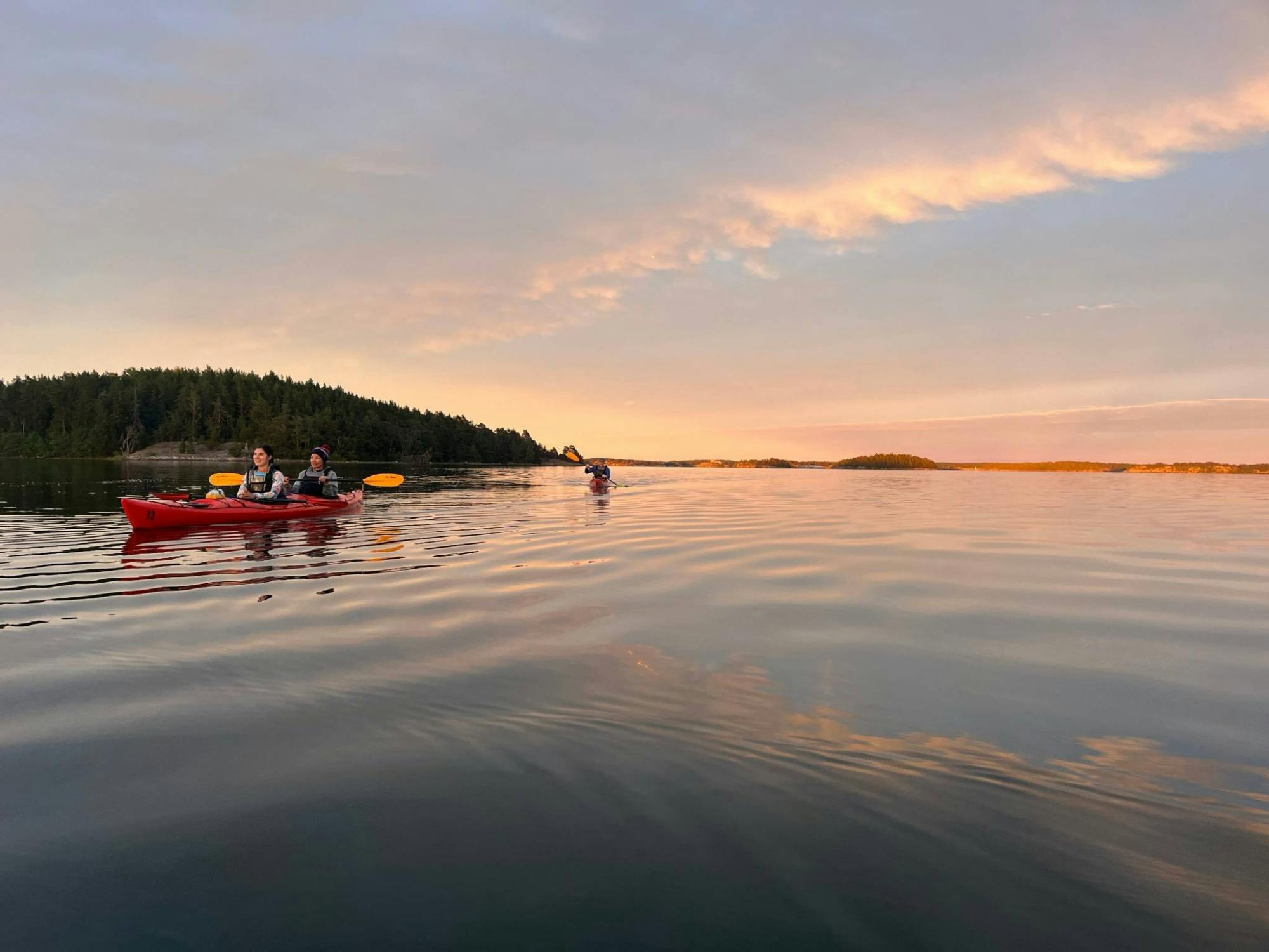 Kayak_Tour_Stockholm_Archipelago_Sunset_14_zrzpgb.jpg
