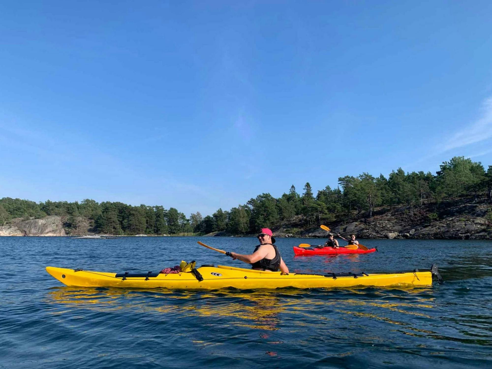 Kayak_Tour_Stockholm_Archipelago_Daytime_1_utqzfp.jpg