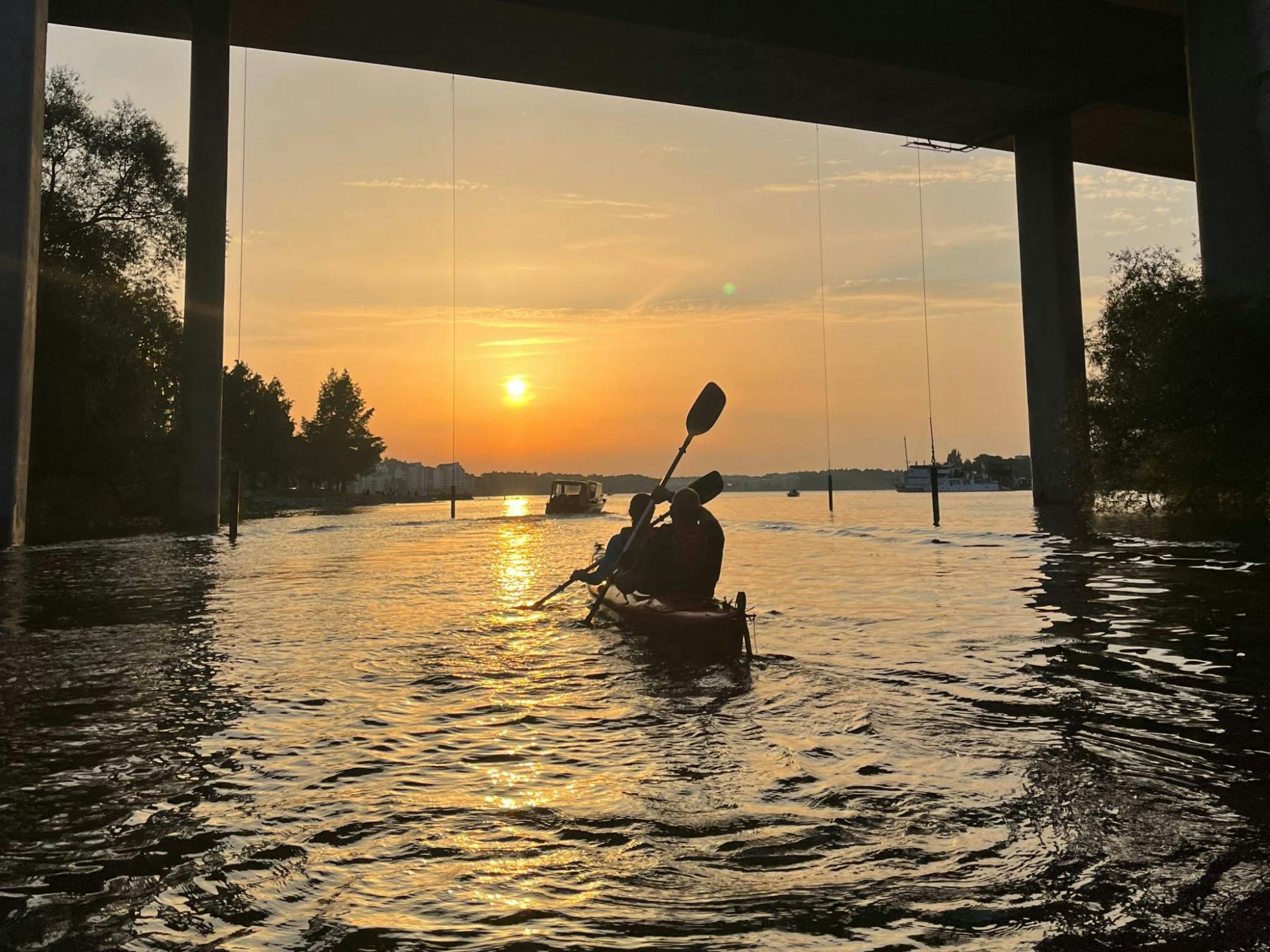 Kayak_Tour_Stockholm_City_Sunset_11_es7xd0.jpg
