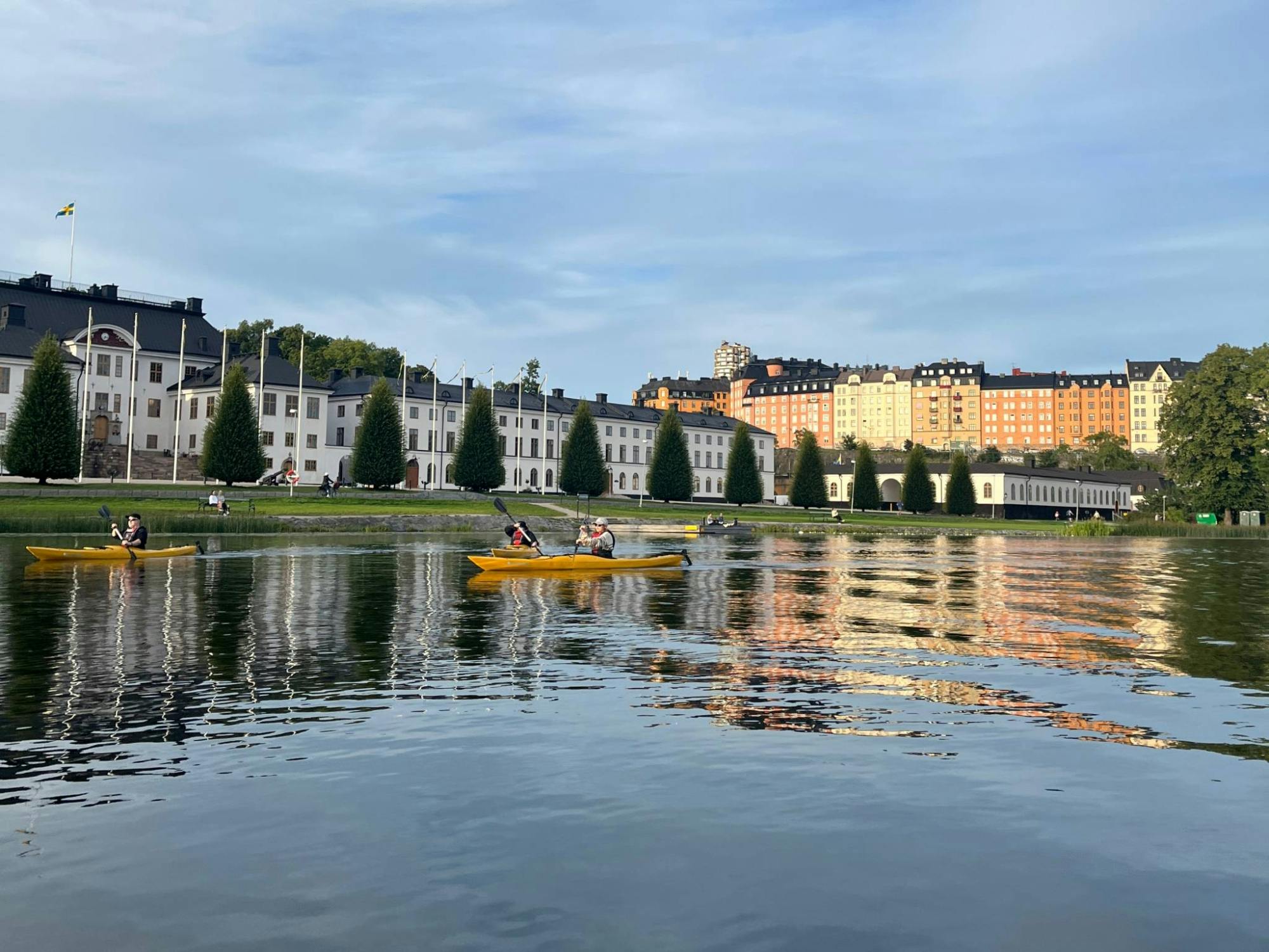 Kayak_Tour_Stockholm_City_Sunset_9_xm90pr.jpg