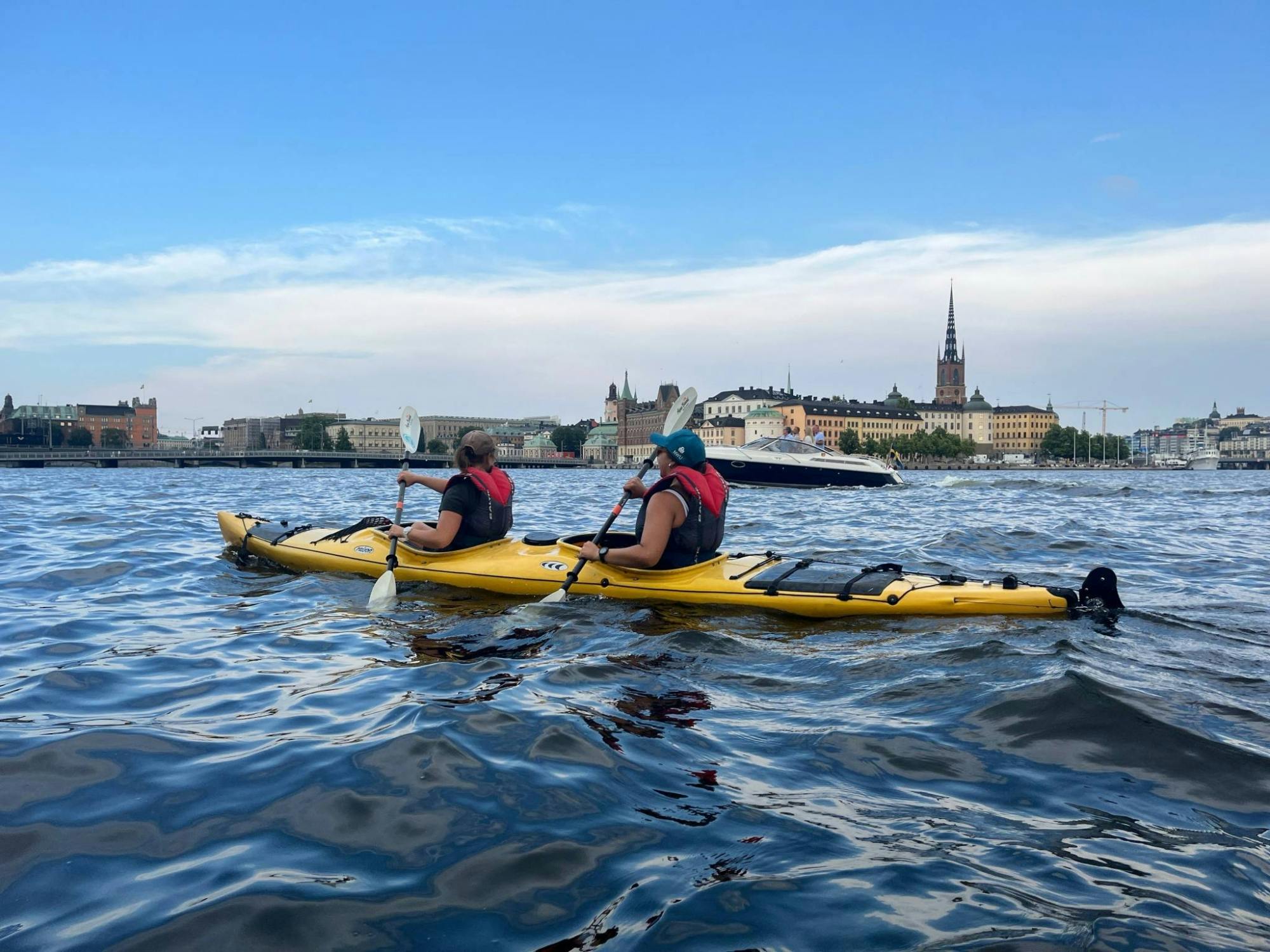 Kayak_Tour_Stockholm_City_Sunset_16_sjt9xk.jpg