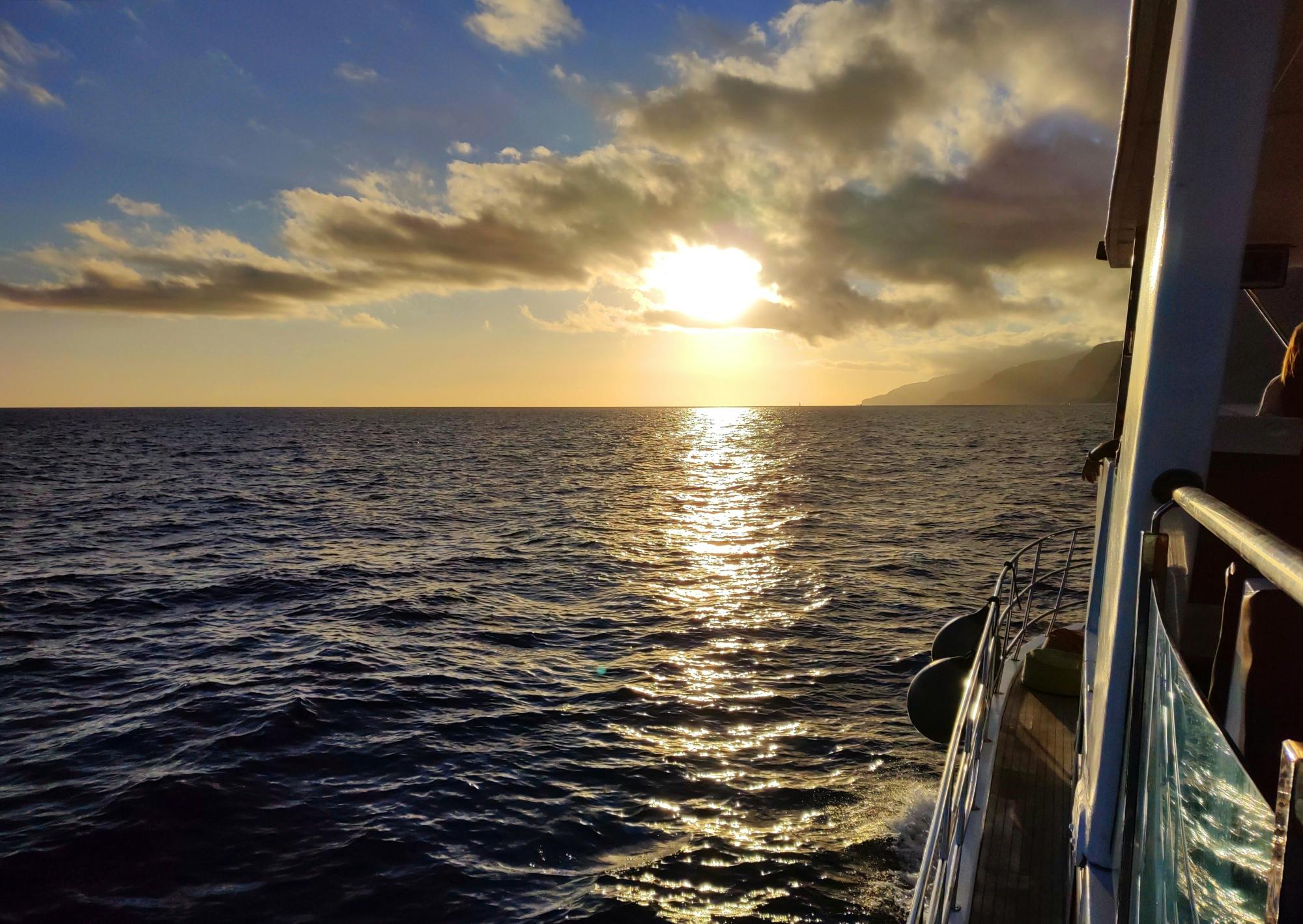 Madeira sunset dinner cruise with eclipse experience