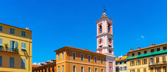 Un bel gioco di esplorazione urbana con un giallo