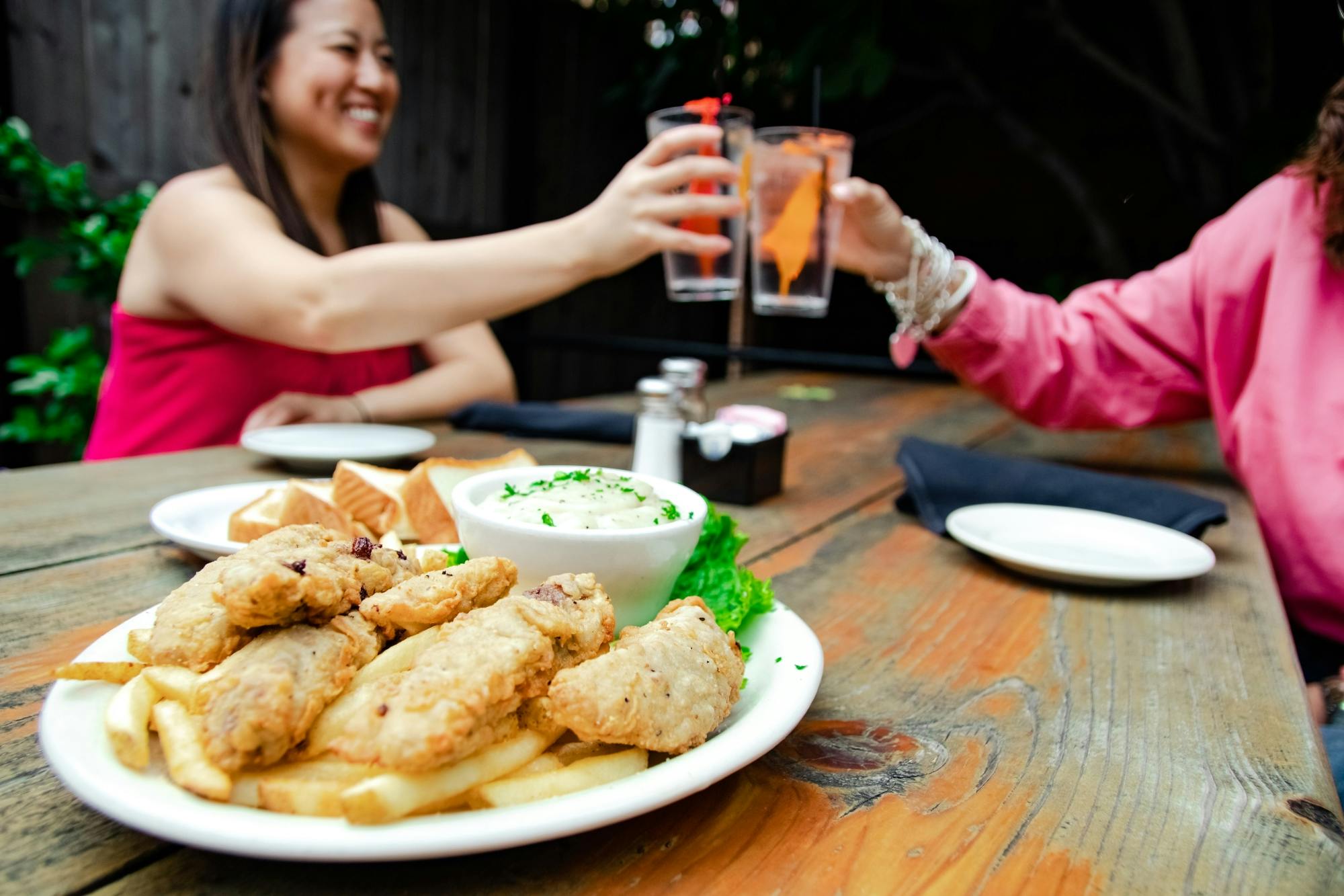 Dallas Deep Ellum food tour with 4 tastings and Texas chili
