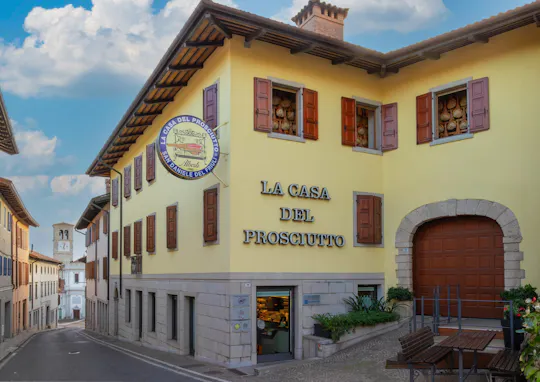 San Daniele prosciutto factory visit with tasting lunch
