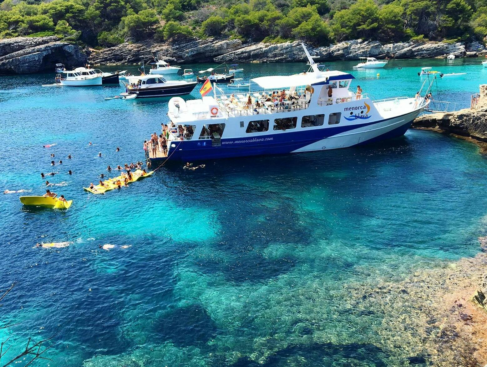 Bootsfahrt im Südwesten Menorcas mit Paella zum Mittagessen – nur Ticket