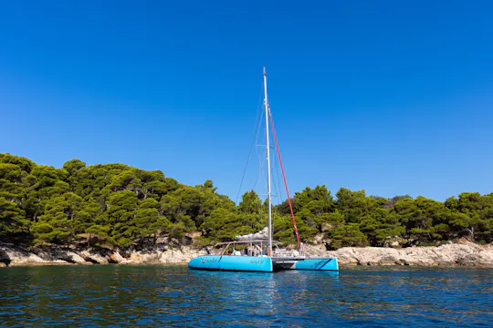 Cruzeiro de catamarã em Corfu com almoço grego e bebidas
