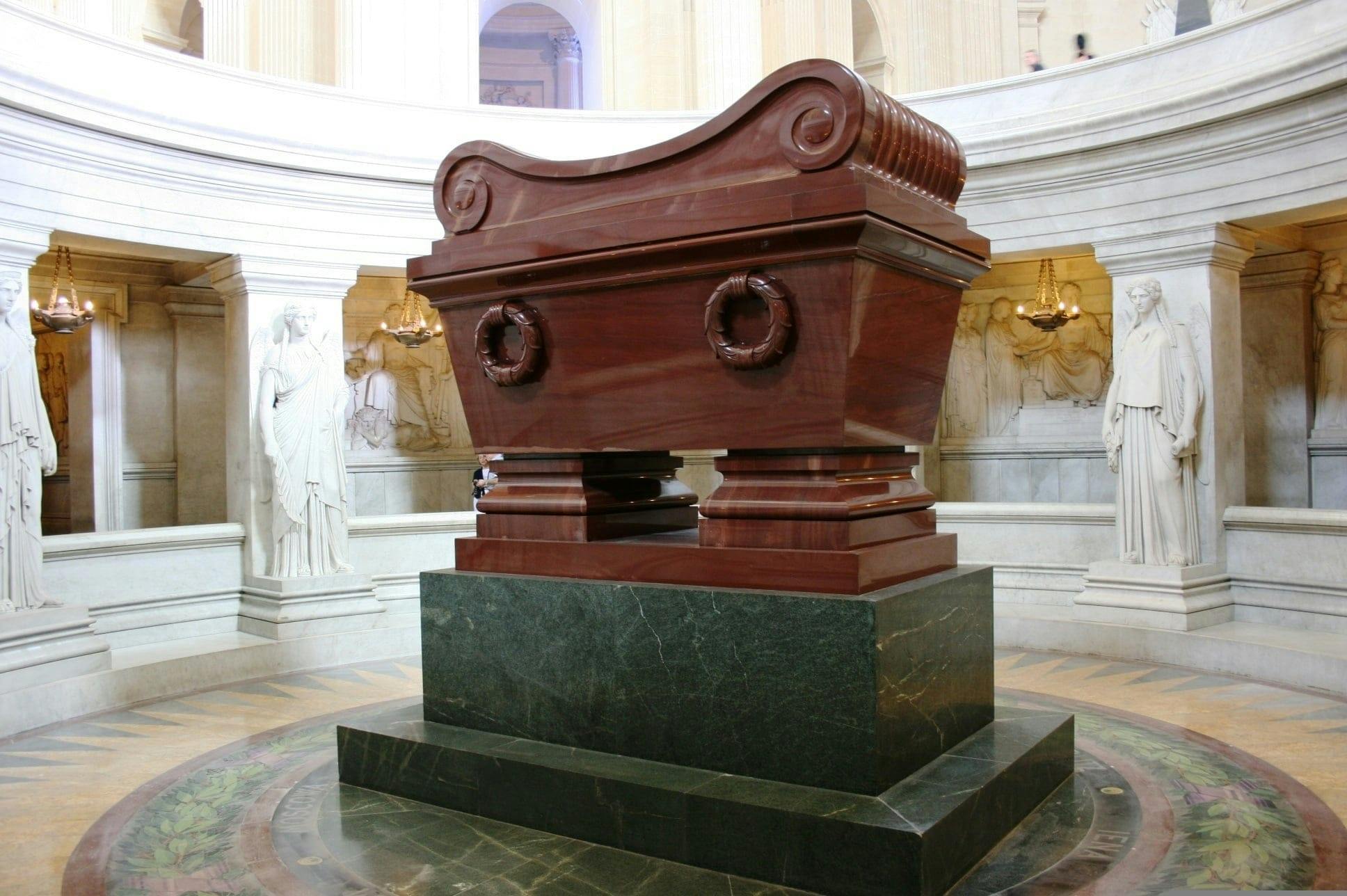 Visita guiada em grupo reduzido ao Museu de Napoleão e aos Inválidos