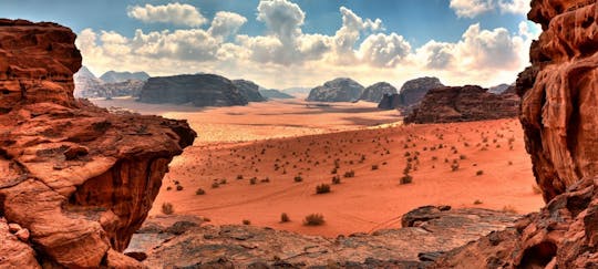 Two-hour Wadi Rum 4x4 tour from Petra with transfer to Wadi Rum-Amman