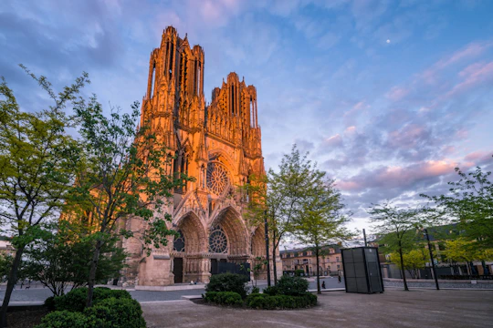Become the King in Reims city exploration game