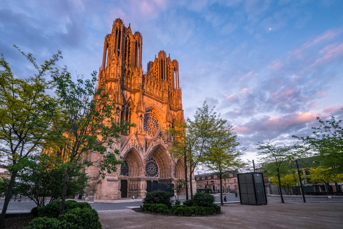 Word de koning in het stadsontdekkingsspel van Reims