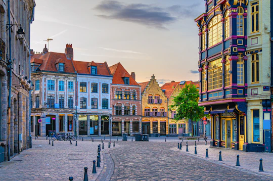 Lille's Golden Hand Mystery city exploration game