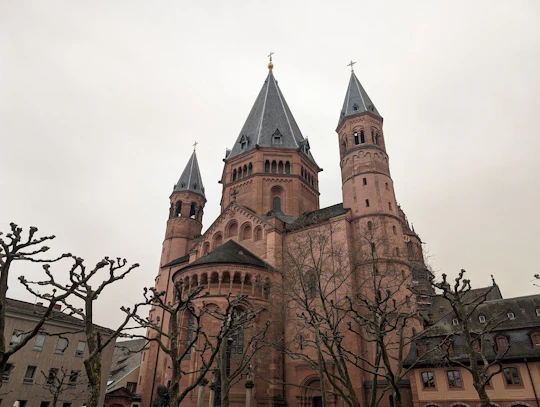 Mainz lost relic city exploration game