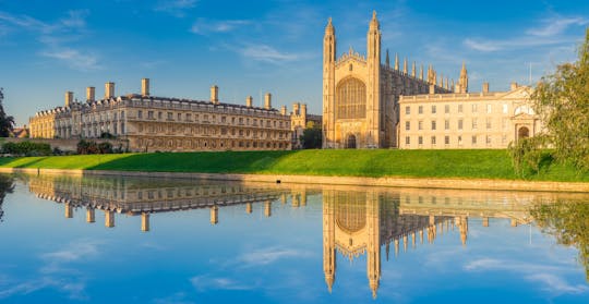 Visita autoguiada seguindo os passos das mulheres pioneiras de Cambridge