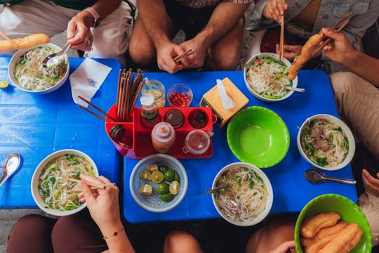 Hanoi street food guided night tour
