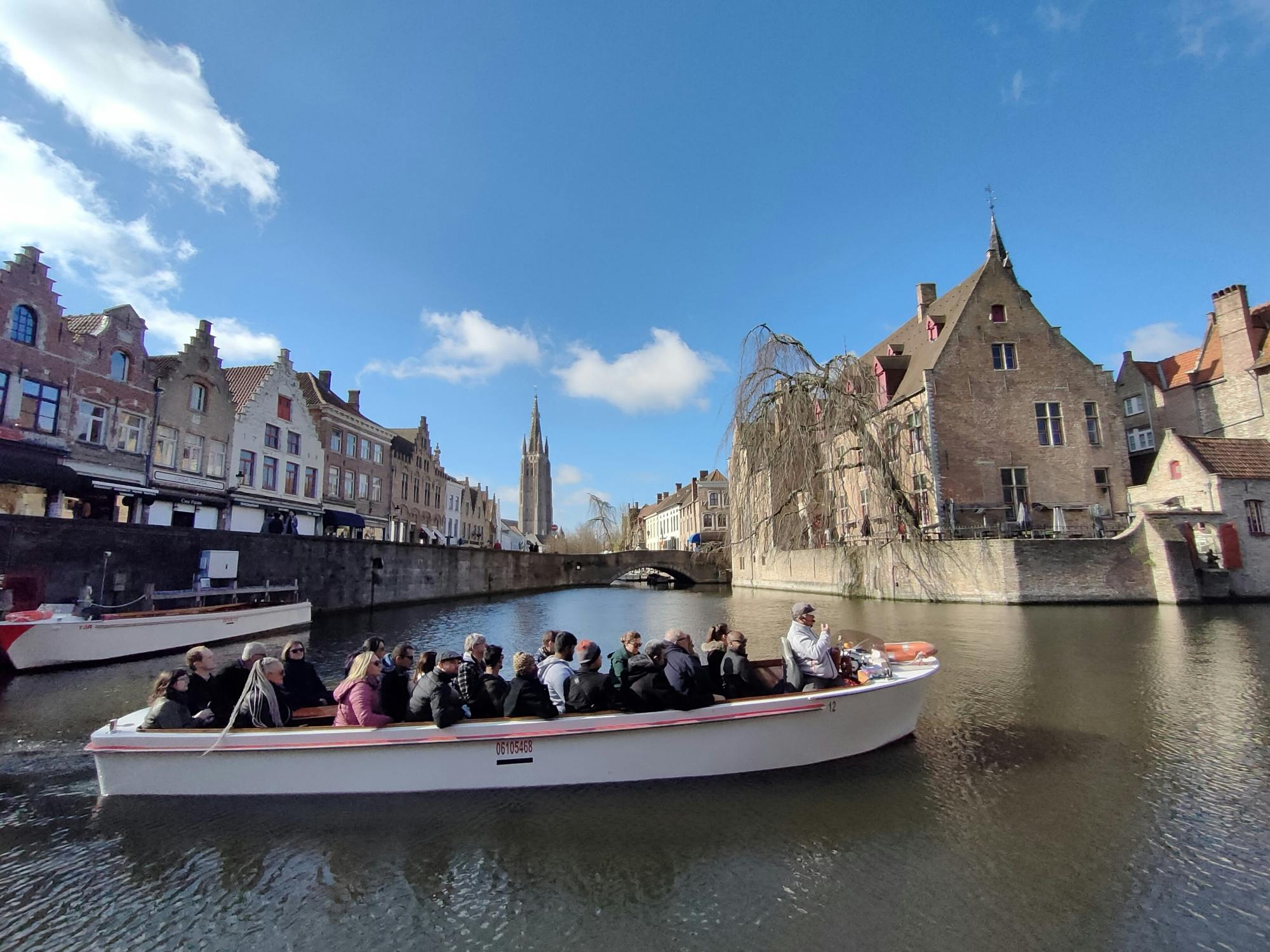 Visite guidée à pied et en bateau à Bruges