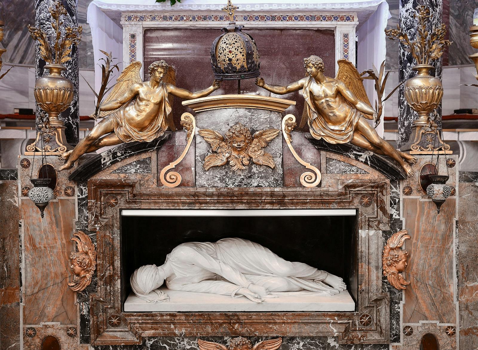 Geführte Tour durch den unterirdischen Teil der Basilica Santa Cecilia in Trastevere