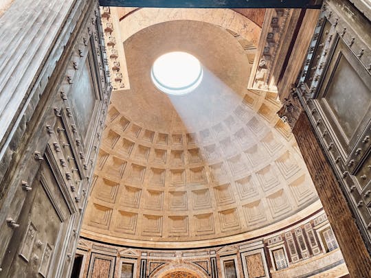 Visita guiada em grupo ao subterrâneo do Panteão e da Fonte de Trevi - 