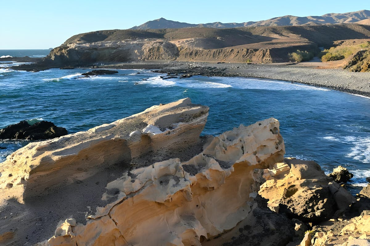 Begeleide zonsondergangwandeling langs de westkust van Fuerteventura met picknick