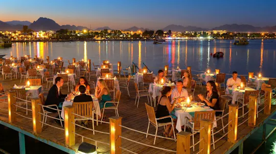 Cena frente al mar y espectáculo en directo en Kalimera Naama Bay, Sharm El Sheikh