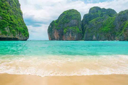Maya Bay and Phi Phi islands speedboat adventure with lunch