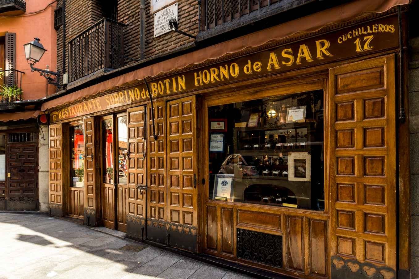 Tour di Madrid tra tapas, taverne e storia con accesso speciale al Botín