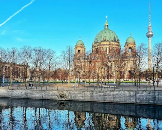 Świąteczna gra polegająca na poszukiwaniu skarbów i odkrywaniu Berlina