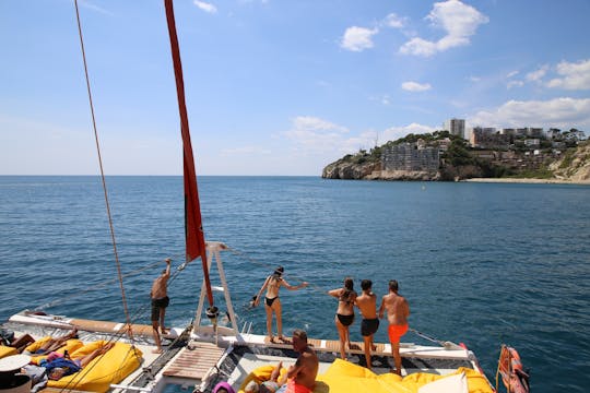 Cambrils catamaran cruise with Balinese bed and drink