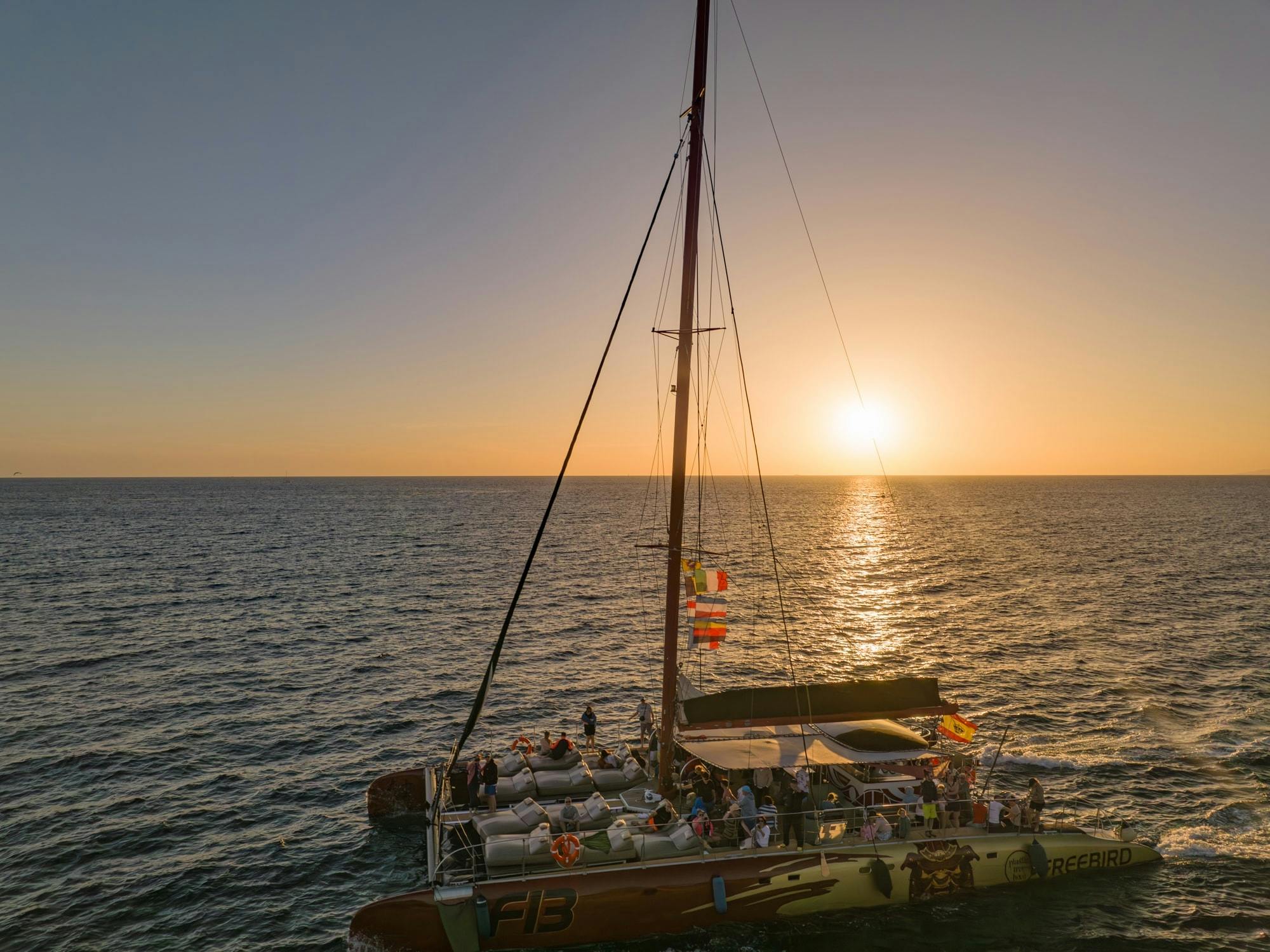 Bådtur med solformørkelse og solnedgang på Tenerife