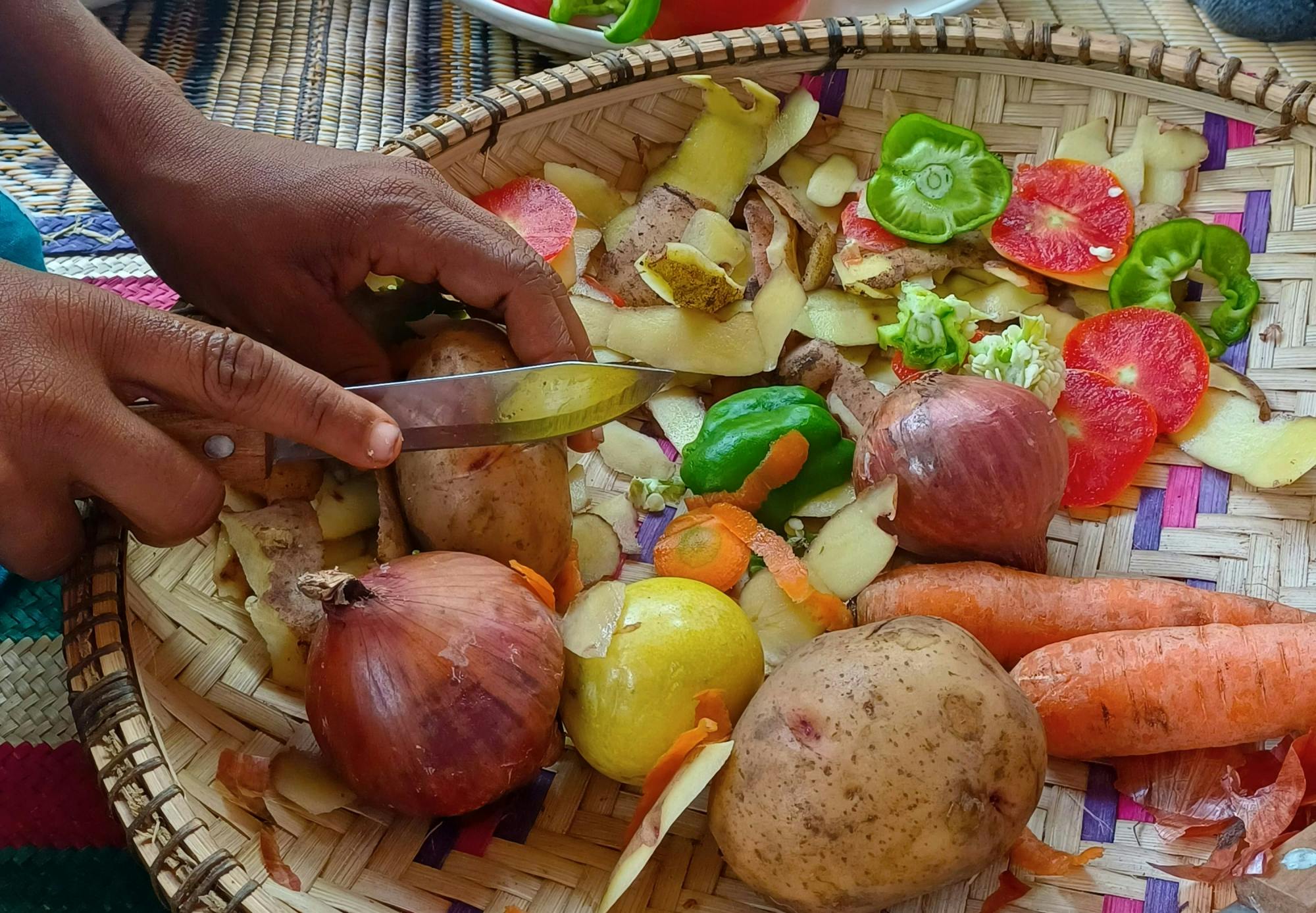 Local life and home cooking tour with the Zanzibari Mamas