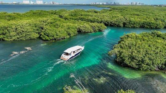 Tour in barca a vela di un'intera giornata a Isla Mujeres