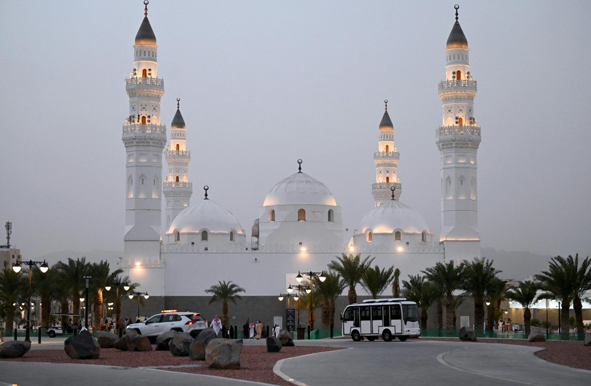Itinerario a piedi alla scoperta del patrimonio culturale di Medina, con visita alla Moschea di Quba e degustazione di datteri