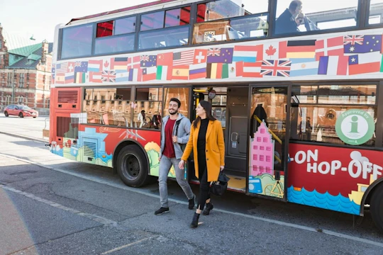 Copenhagen hop-on hop-off bus with 1-hour boat cruise