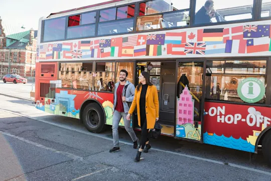 Copenhagen hop-on hop-off bus with 1-hour boat cruise