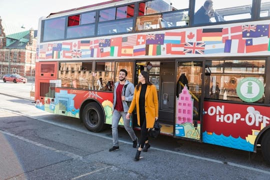 Autobús turístico de Copenhague con recorrido libre y crucero de una hora