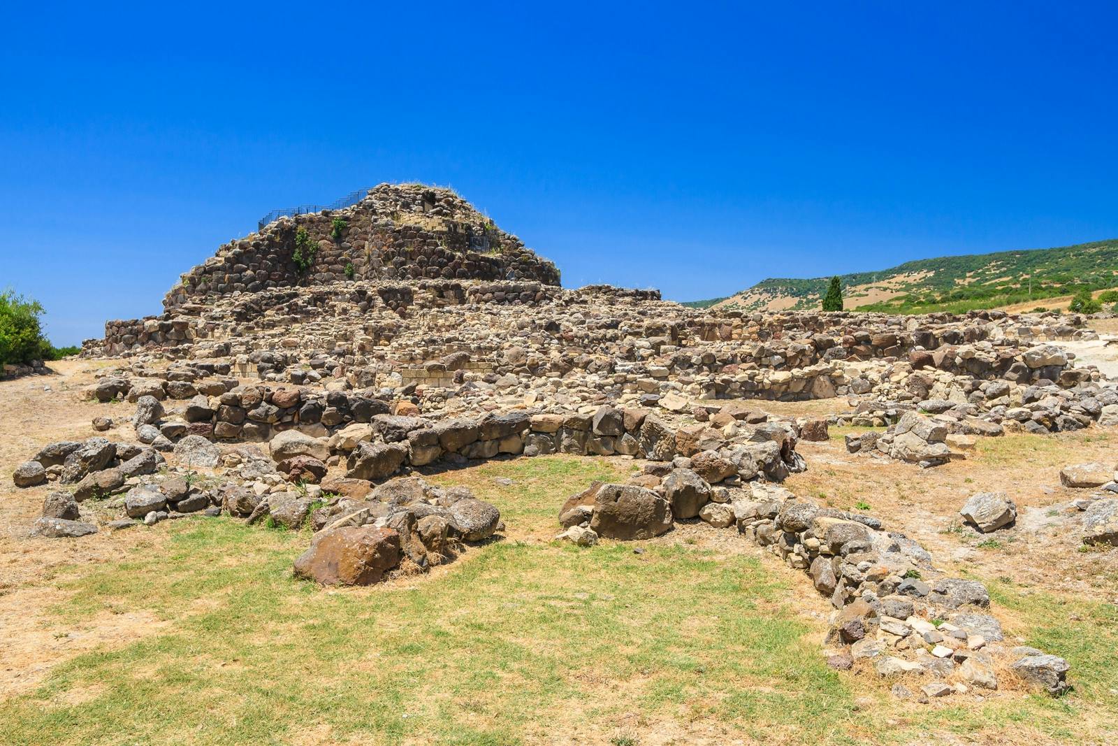 Visita guiada a Su Nuraxi de Barumini y a la Domus de Janas