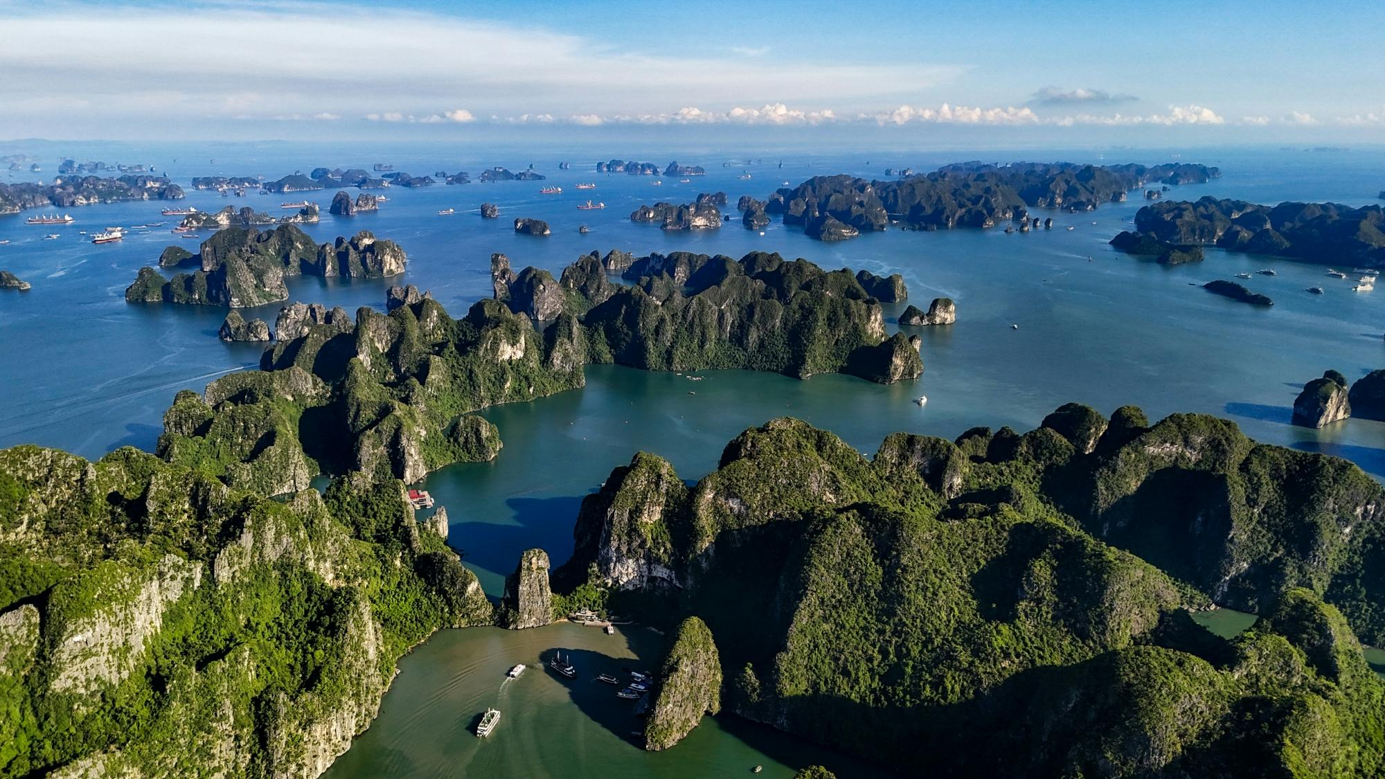 Ha Long Bay Full-Day Cruise with Caves and Island