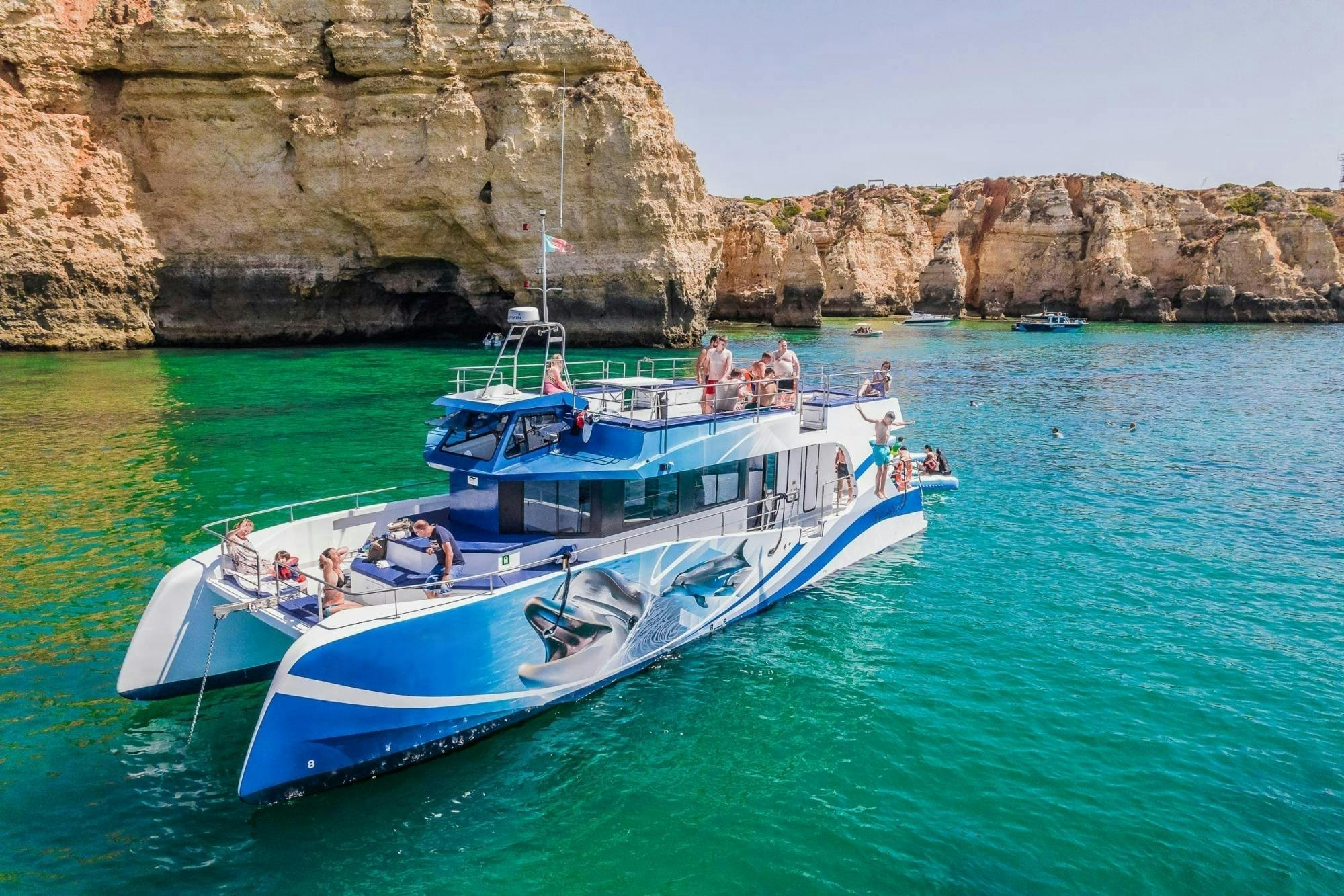 Croisière en catamaran pour observer les dauphins de Vilamoura et découvrir les grottes de Benagil