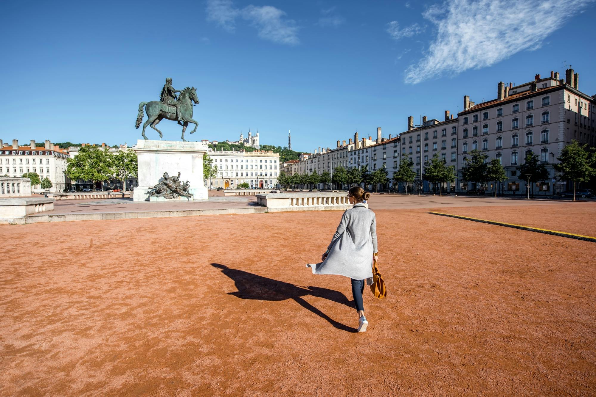 2-hour Lyon Croix Rousse and Peninsula guided walking tour