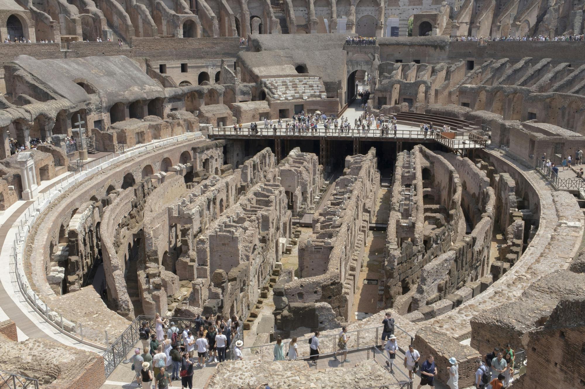 Eintrittskarte für das Kolosseum, das Forum Romanum und den Palatin mit Tourguide