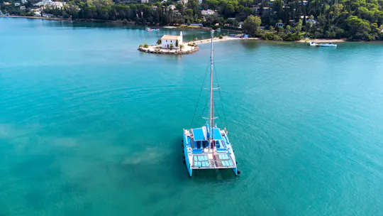 Cruzeiro de catamarã em Corfu com almoço grego e bebidas