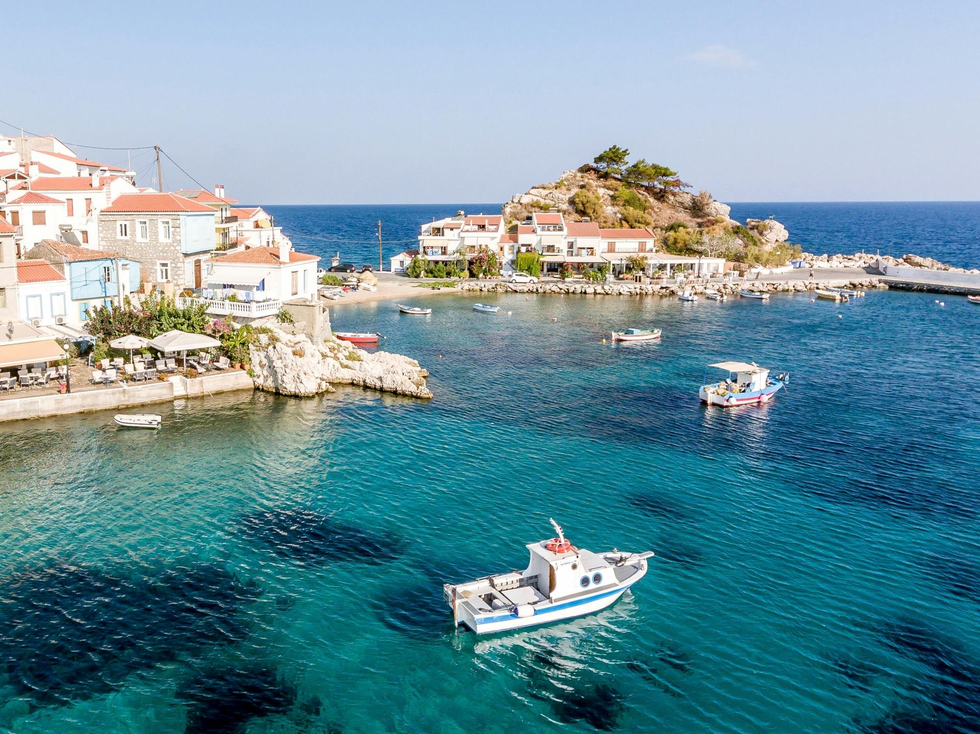 Samos avec le sanctuaire d'Héraion et le village de Potami