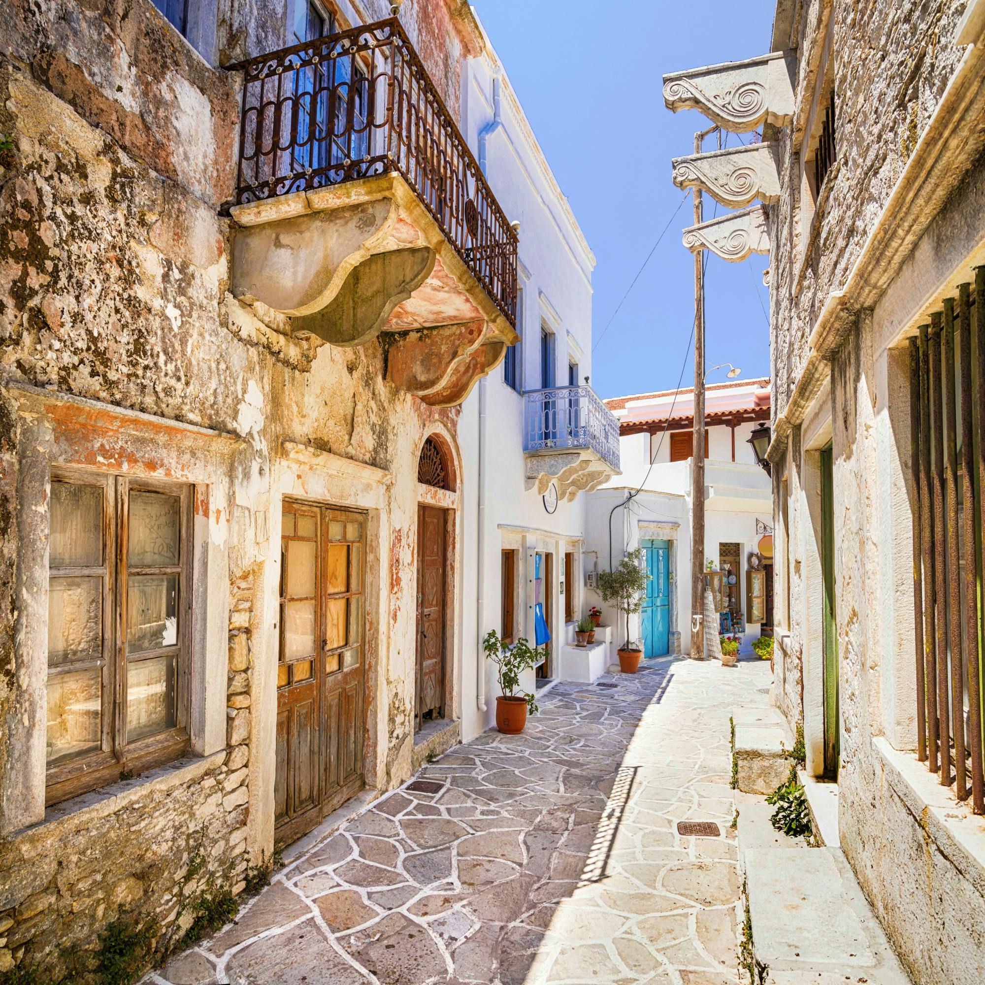 Recorrido en autobús por la isla de Naxos con visitas a Damalas y Apiranthos