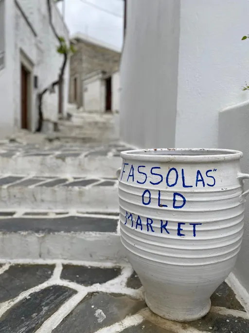 Naxos Island Bus Tour with Damalas and Apiranthos