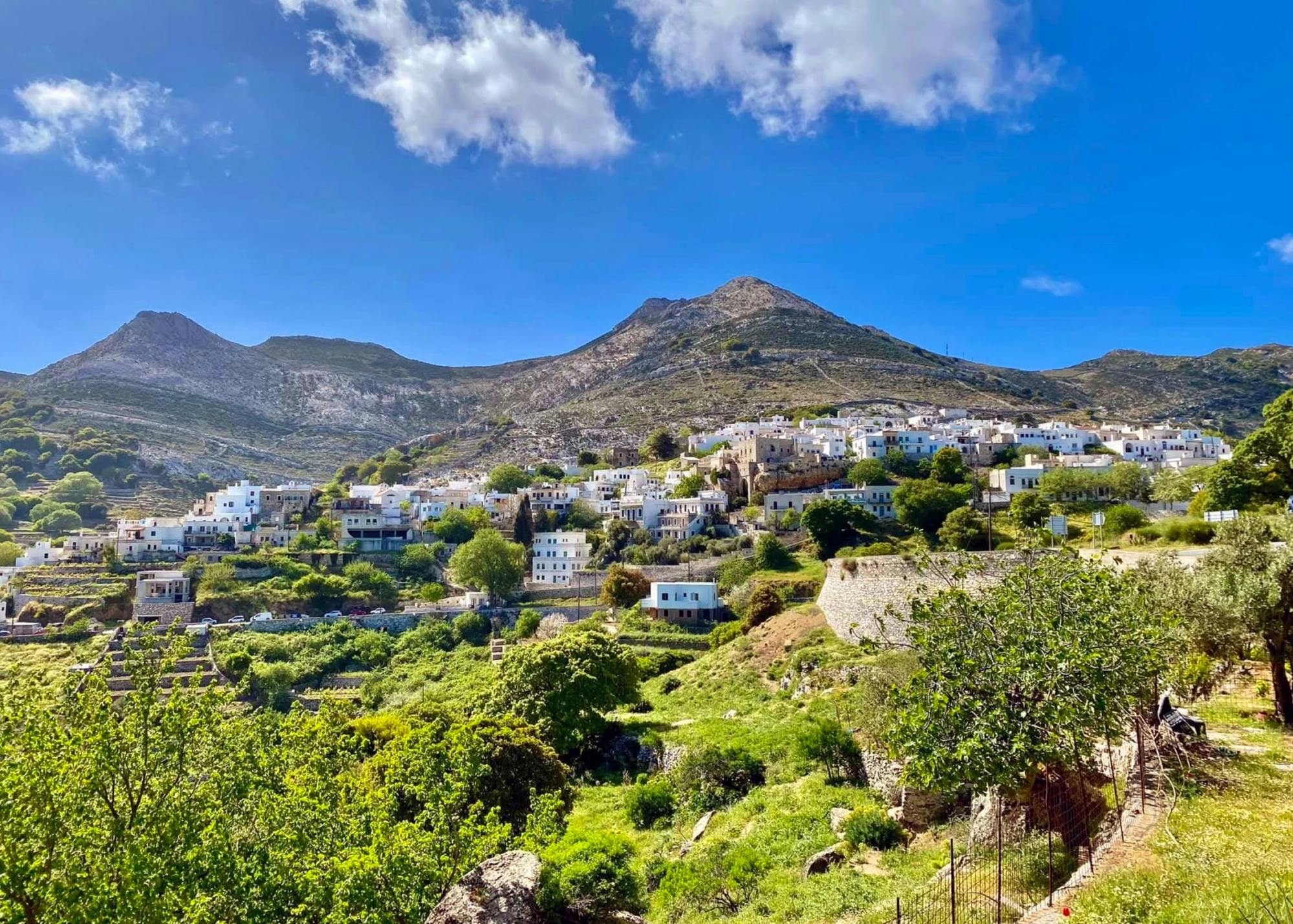 Naxos Island Bus Tour with Damalas and Apiranthos