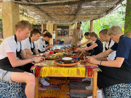 Excursión guiada de día completo por los pueblos de la cordillera del Atlas y clase de cocina bereber