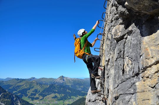 Expérience via ferrata pour les débutants