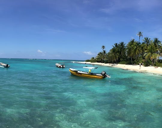 San Andrés islets tour with Johnny Cay, aquarium and mangroves